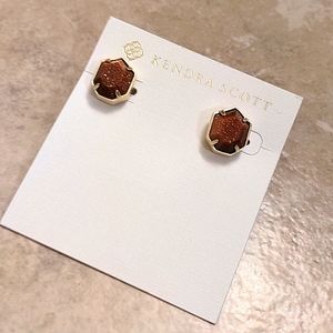 NEW Kendra Scott Taylor Stud Earrings In Gold Orange Goldstone